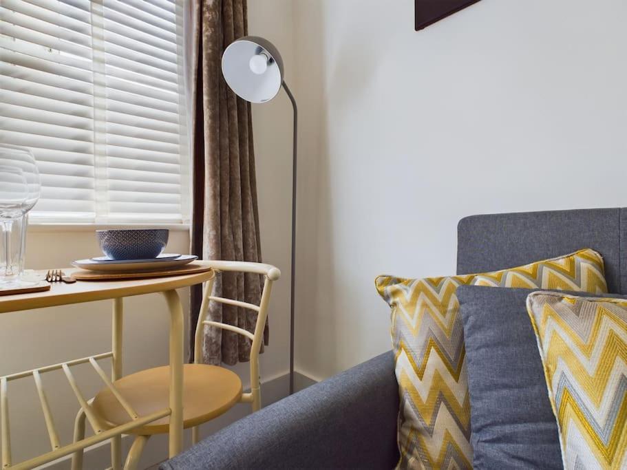 Fabulous Quiet Chelmsford Apartment - Free Parking Dış mekan fotoğraf
