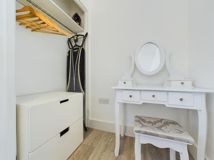 Fabulous Quiet Chelmsford Apartment - Free Parking Dış mekan fotoğraf
