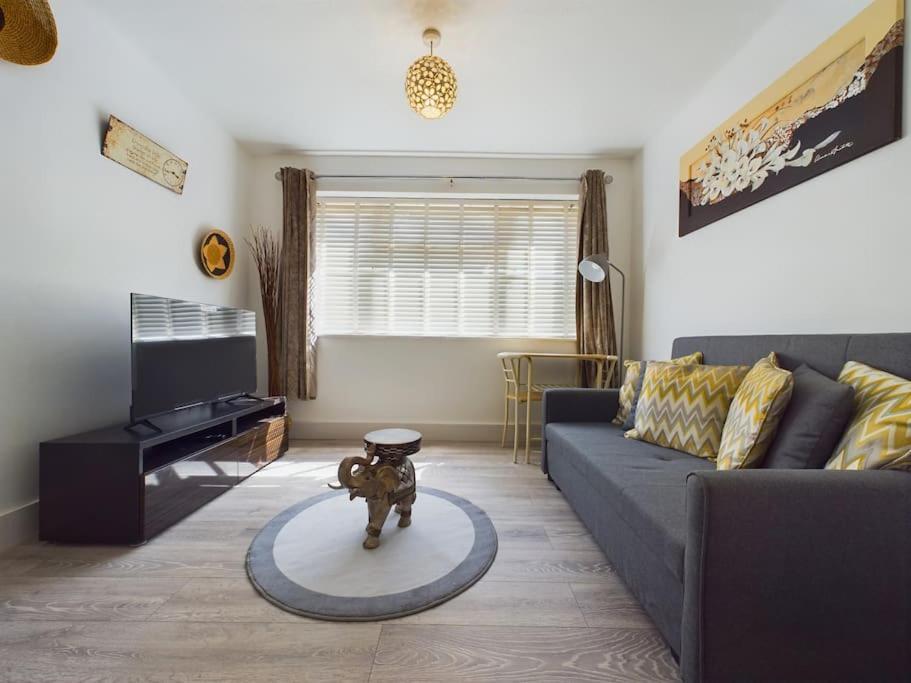 Fabulous Quiet Chelmsford Apartment - Free Parking Dış mekan fotoğraf