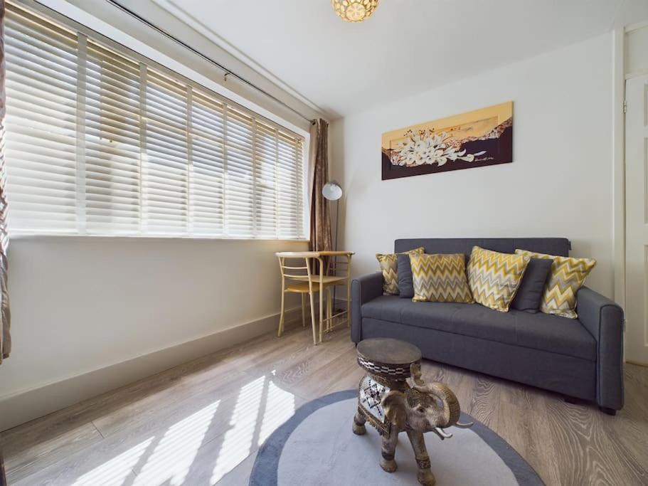 Fabulous Quiet Chelmsford Apartment - Free Parking Dış mekan fotoğraf