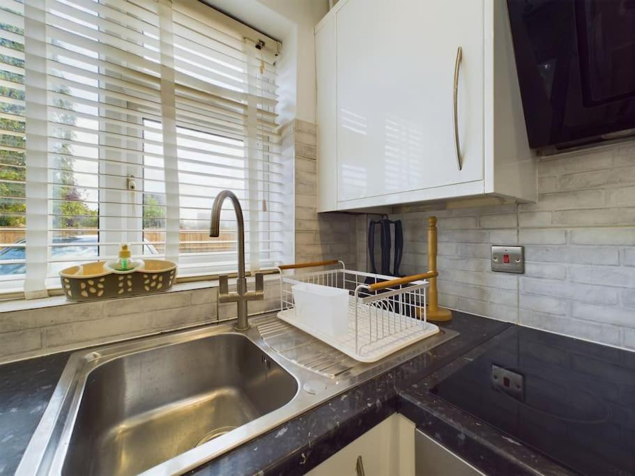 Fabulous Quiet Chelmsford Apartment - Free Parking Dış mekan fotoğraf