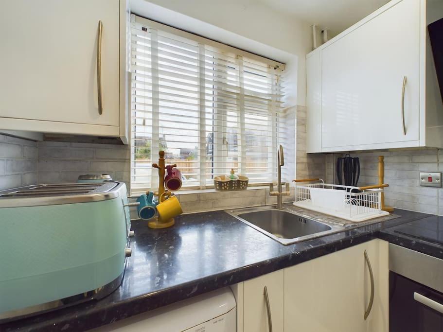 Fabulous Quiet Chelmsford Apartment - Free Parking Dış mekan fotoğraf