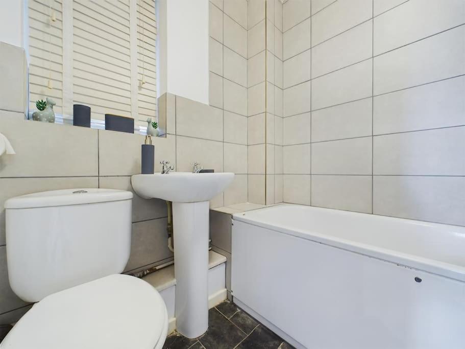 Fabulous Quiet Chelmsford Apartment - Free Parking Dış mekan fotoğraf