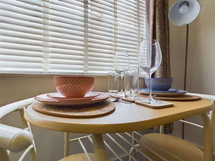 Fabulous Quiet Chelmsford Apartment - Free Parking Dış mekan fotoğraf